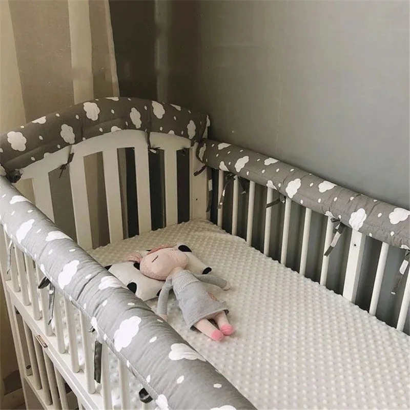Baby Nursery Glider - 赤ちゃん,男の子,女の子のための漫画のバンパー,衝突防止,柔らかいラッピングエッジ,高品質の綿,ユニバーサル寝具