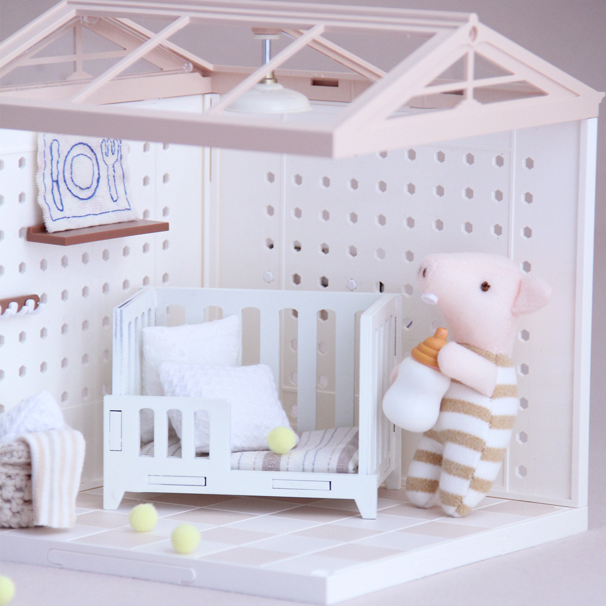 1:12 ミニチュア木製ベビーベッド、リアルなドールハウス保 - Baby Nursery Age のレビューと価格
